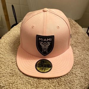 Brand new only one one time does not fit my head